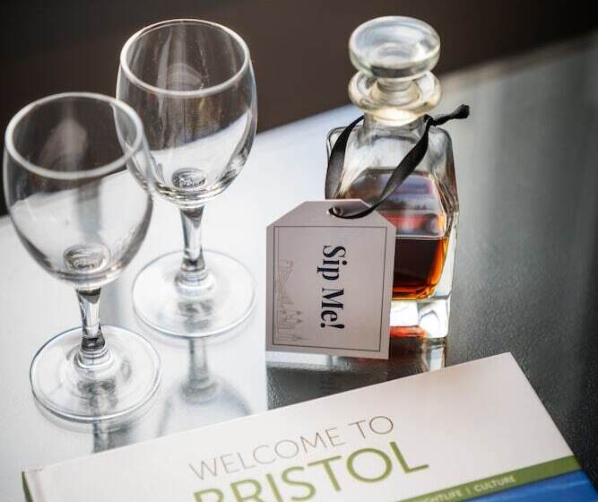 스탠다드 룸, The Berkeley Square Hotel Bristol