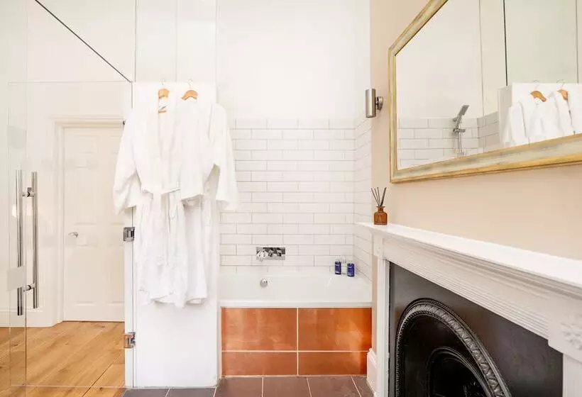 Deluxe Suite, The Berkeley Square Hotel Bristol