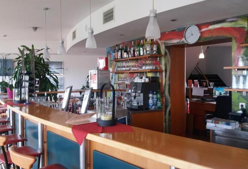 Номер Стандарт, Highway