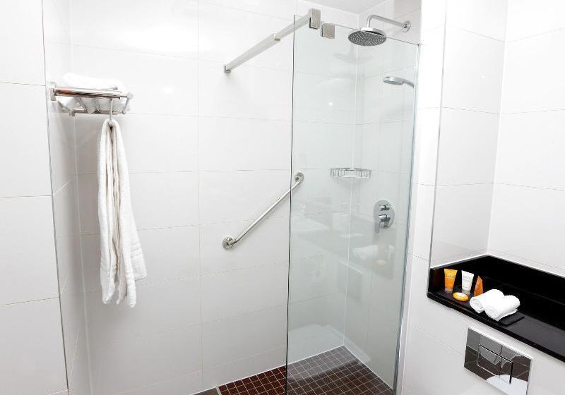 اتاق اجرایی با تخت بزرگ, Mespil