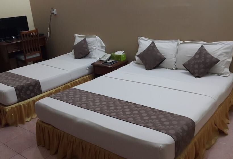 اتاق استاندارد سه نفره, Skai Lodge