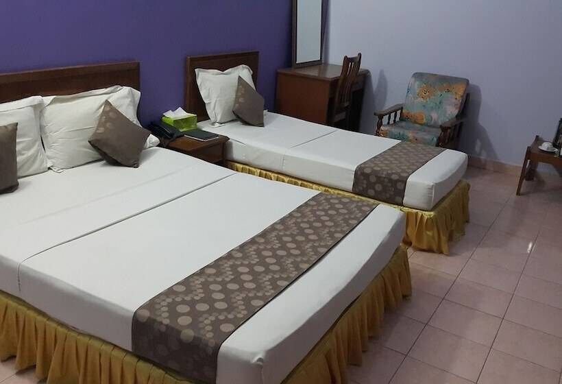 اتاق استاندارد سه نفره, Skai Lodge