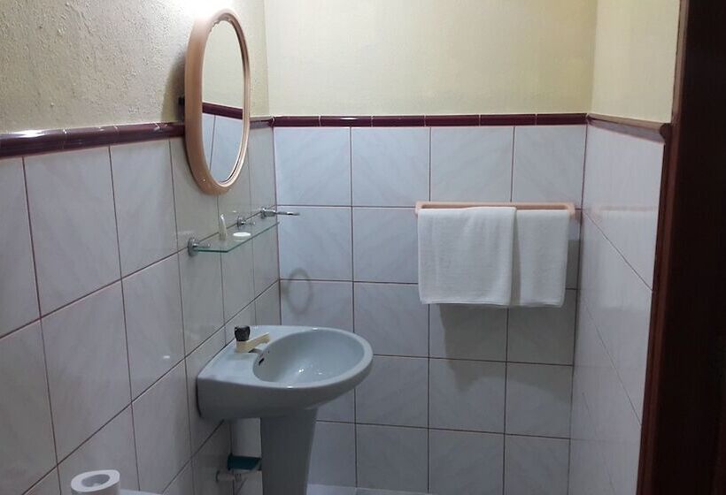 اتاق استاندارد سه نفره, Skai Lodge