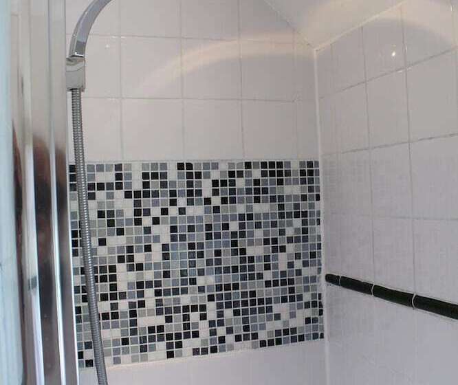 スイート, The Cricketers Arms