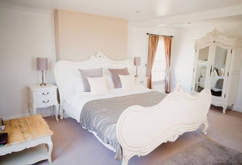 スーペリアースイート, The Cricketers Arms