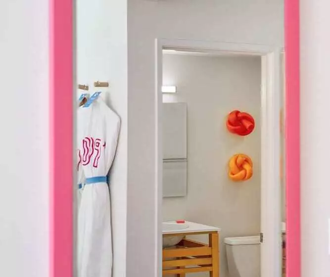 プールビュースイート, The Saguaro Palm Springs