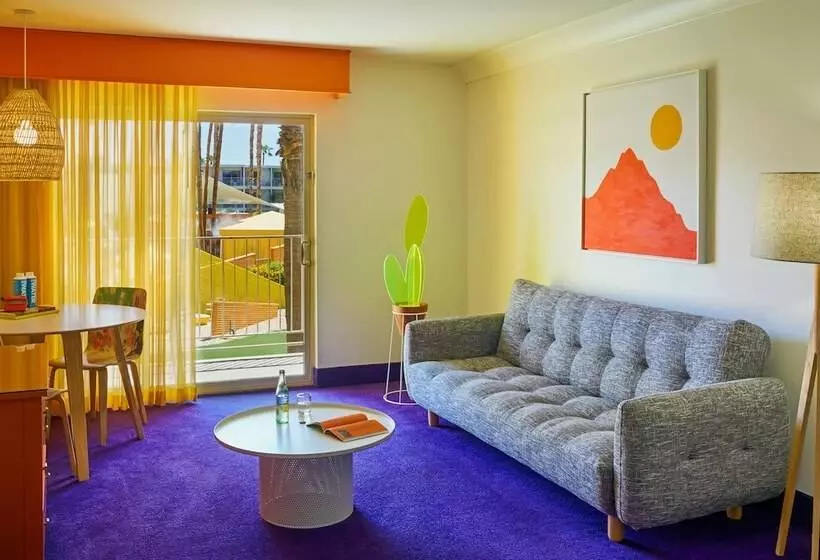 プールビュースイート, The Saguaro Palm Springs