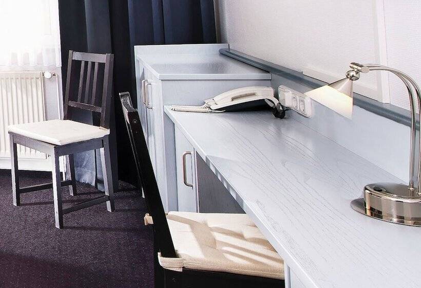 标准间, Good Morning + Bad Oldesloe