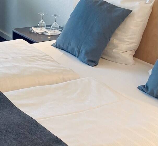 标准间, Good Morning + Bad Oldesloe