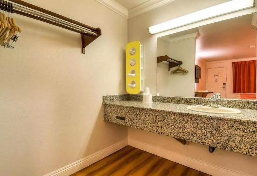 اتاق استاندارد, Motel 6 Menifee, Ca