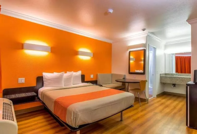 اتاق استاندارد, Motel 6 Menifee, Ca