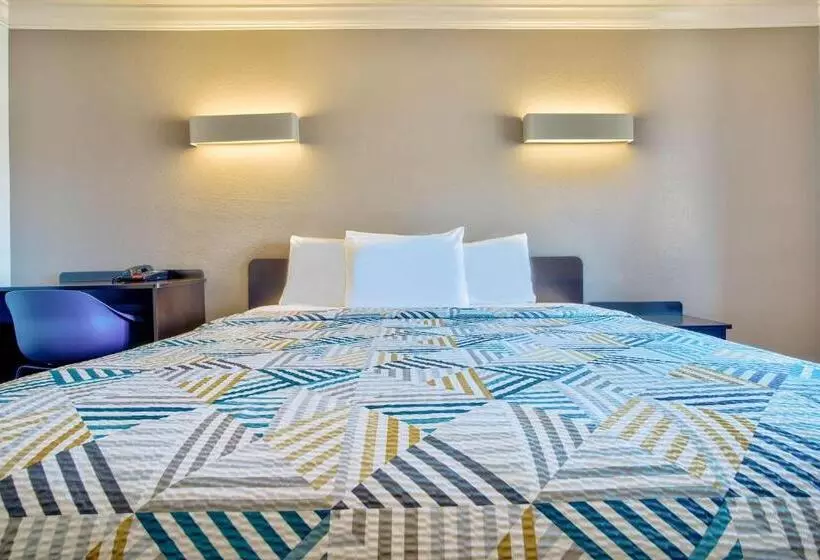 اتاق استاندارد با تخت بزرگ, Motel 6 Menifee, Ca
