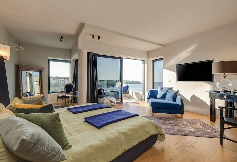 Люкс Deluxe Вид на Море, Boutique Hotel Valsabbion