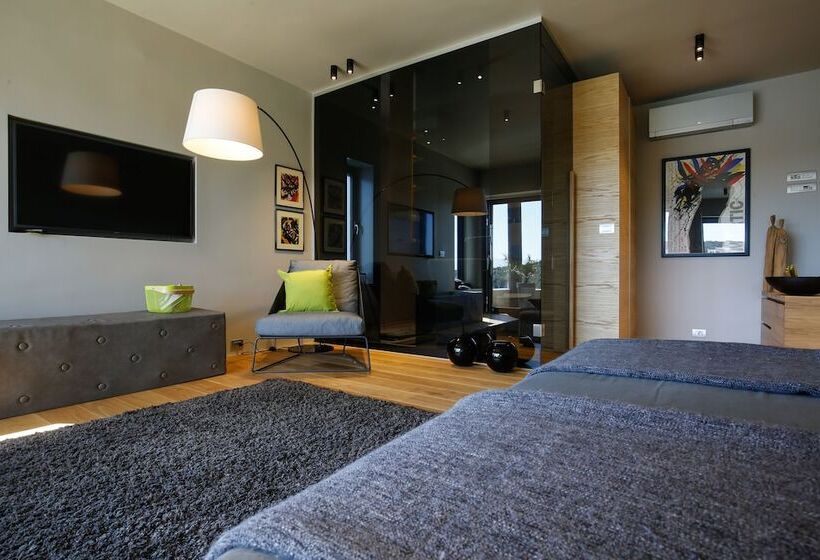 Deluxe Suite Sea View, Boutique Hotel Valsabbion