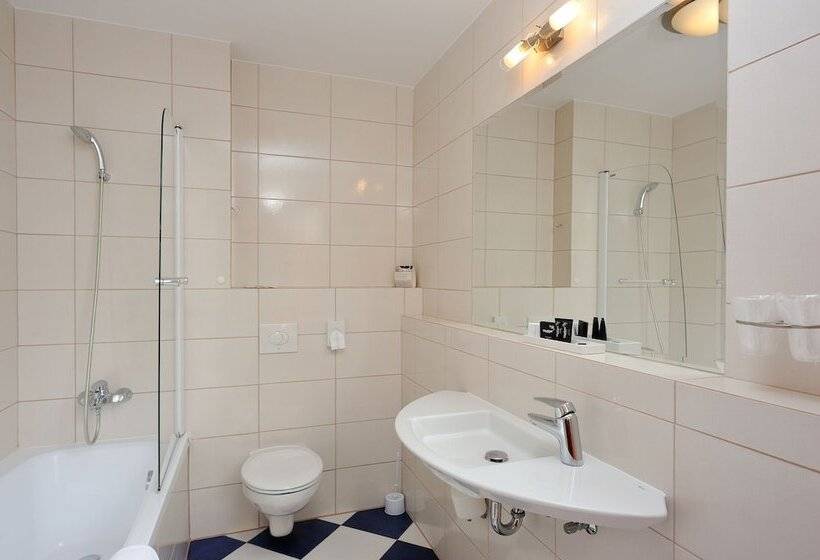 اتاق استاندارد, City