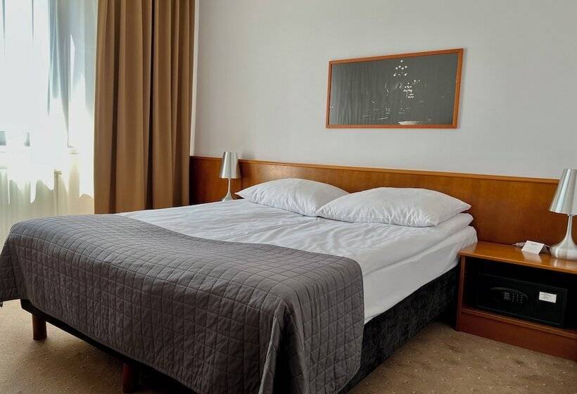 اتاق استاندارد, City