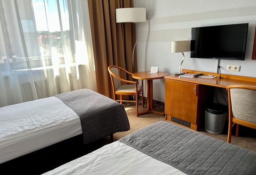 اتاق استاندارد, City