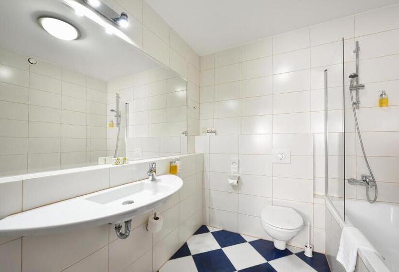 اتاق استاندارد, City