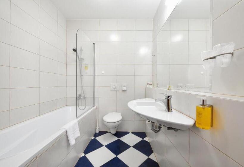 اتاق استاندارد, City