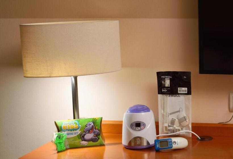 اتاق خانوادگی, City