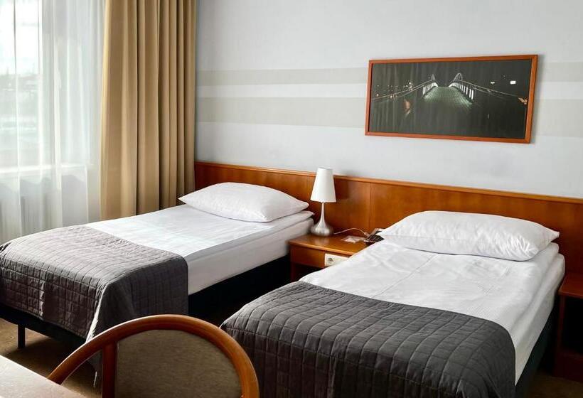 اتاق استاندارد, City