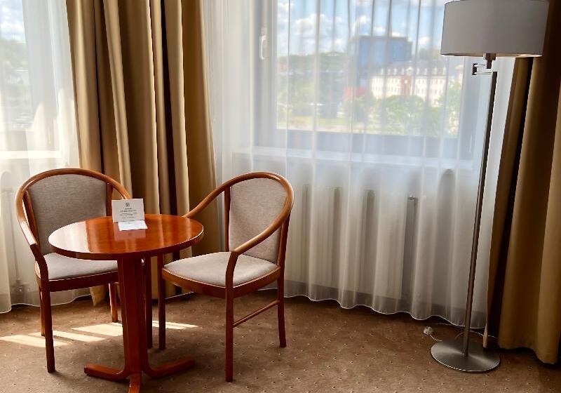 اتاق لوکس, City