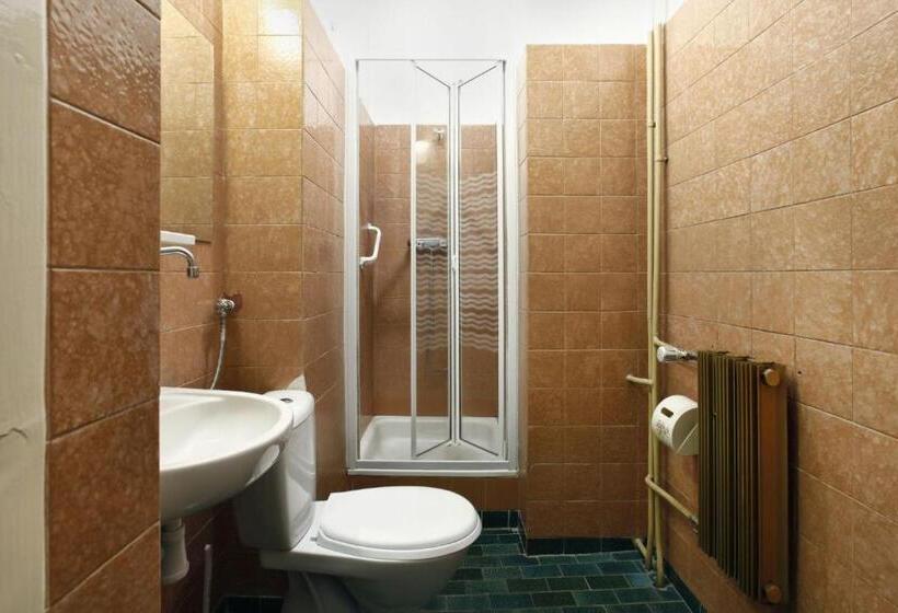 标准三人间, Dom Marynarza