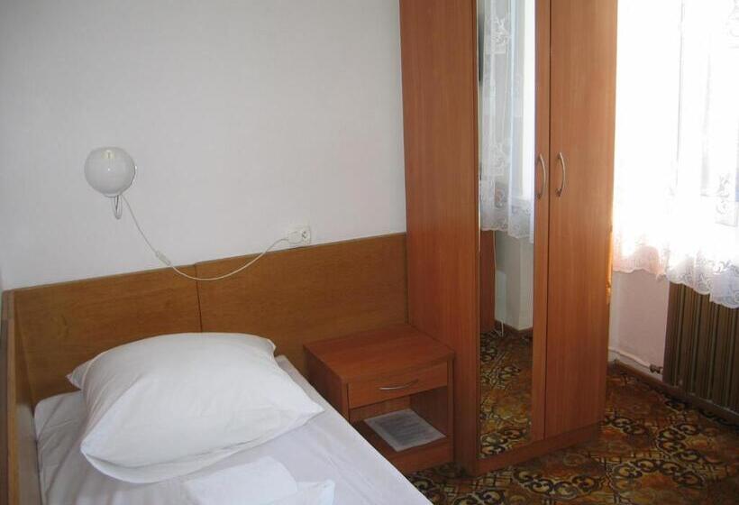 标准单人间, Dom Marynarza