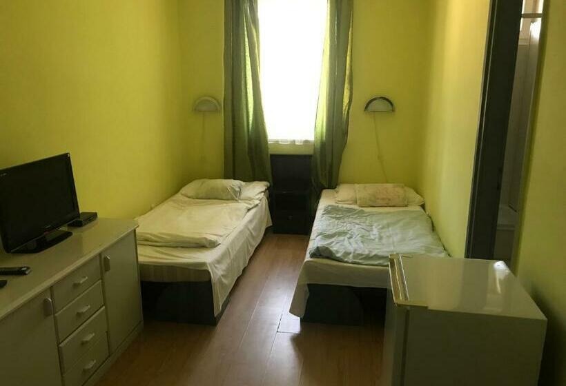 标准间, Francoise