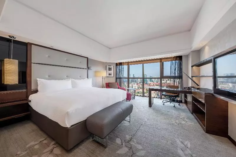 Club Room King Bed, Intercontinental Shanghai Pudong, An Ihg