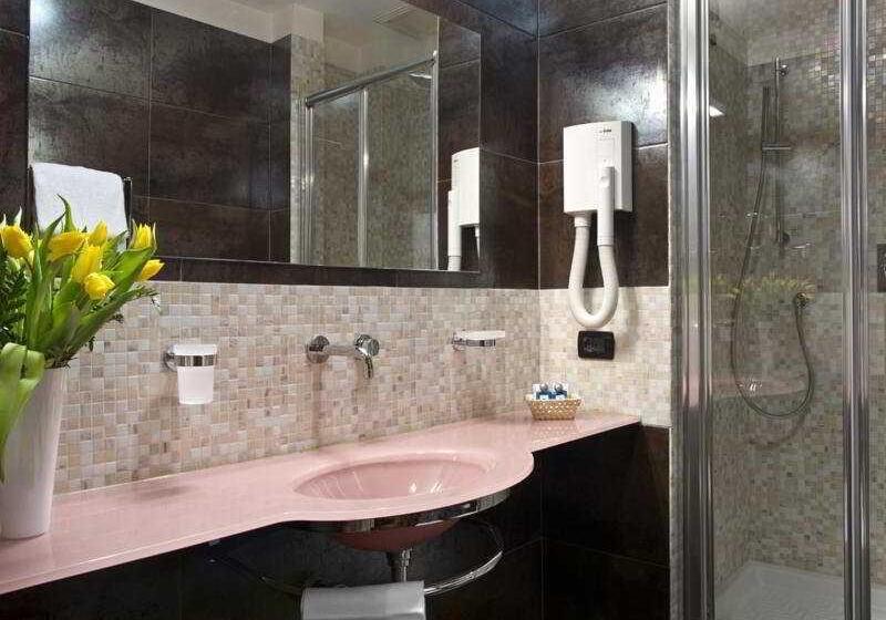 חדר משפחתי, Memphis