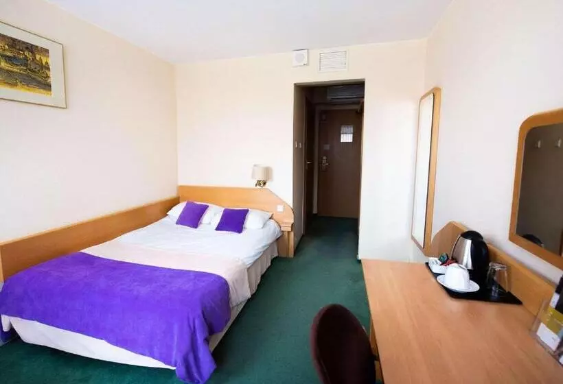 Standard Yhden Hengen Huone, Mercure Opole