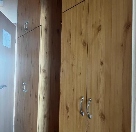 标准间, Nereus Park