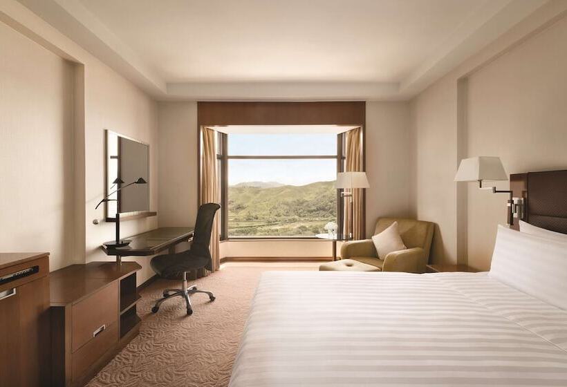 Номер Deluxe, Shangri La Shenzhen   Nearby Luohu Border, Outdoor Swimming Pool