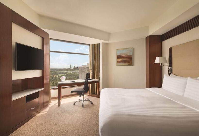 Президентский Люкс, Shangri La Shenzhen   Nearby Luohu Border, Outdoor Swimming Pool
