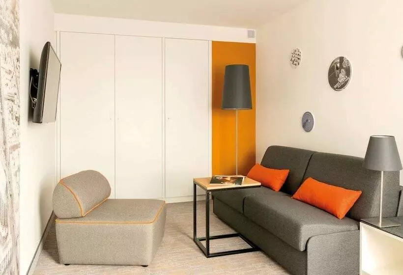 سوییت جونیور, Vienna House Easy By Wyndham Cracow