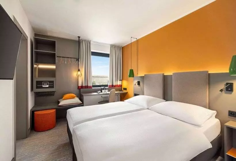 اتاق استاندارد با اتاق نشیمن, Vienna House Easy By Wyndham Cracow
