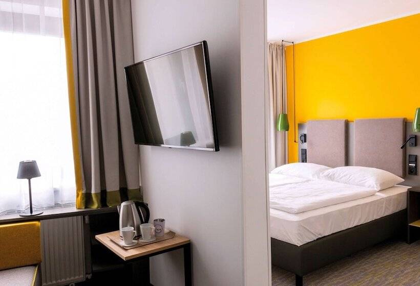 Номер Стандарт с Гостиной, Vienna House Easy By Wyndham Cracow