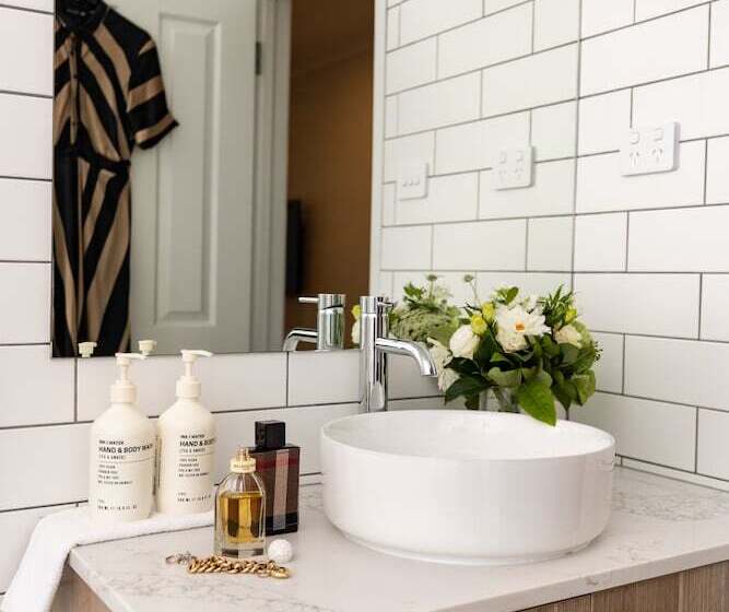 סוויטה, Clare Country Club