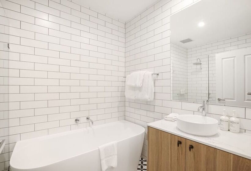 סוויטה משפחתית, Clare Country Club