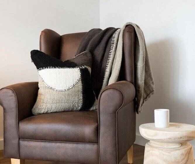 דירת שני חדרים, Clare Country Club