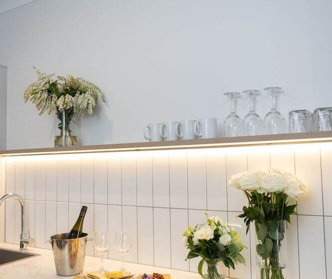 סוויטה, Clare Country Club