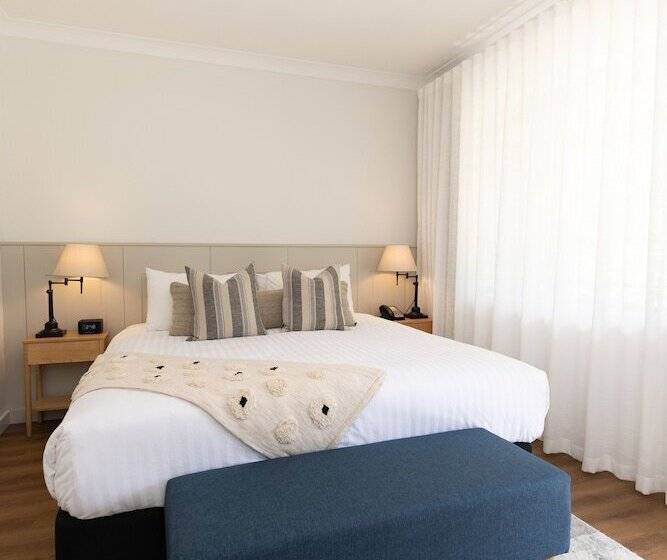 סוויטה, Clare Country Club