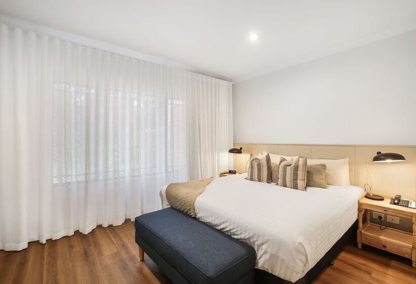 סוויטה, Clare Country Club