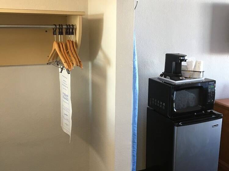 غرفة قياسية سرير مزدوج, Days Inn By Wyndham Fort Myers