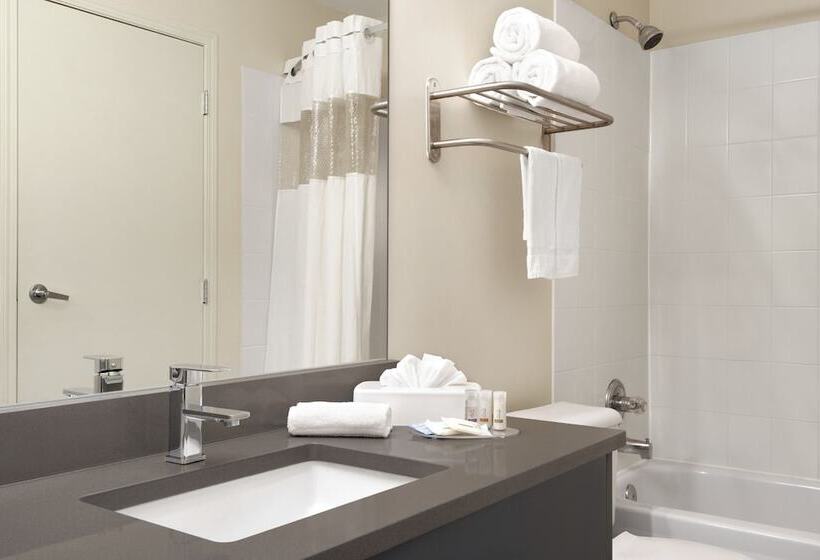 套房, Days Inn By Wyndham Kelowna