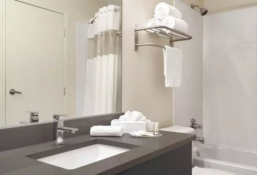 Sviitti, Days Inn By Wyndham Kelowna