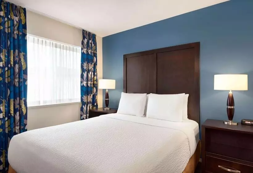 Sviitti, Days Inn By Wyndham Kelowna