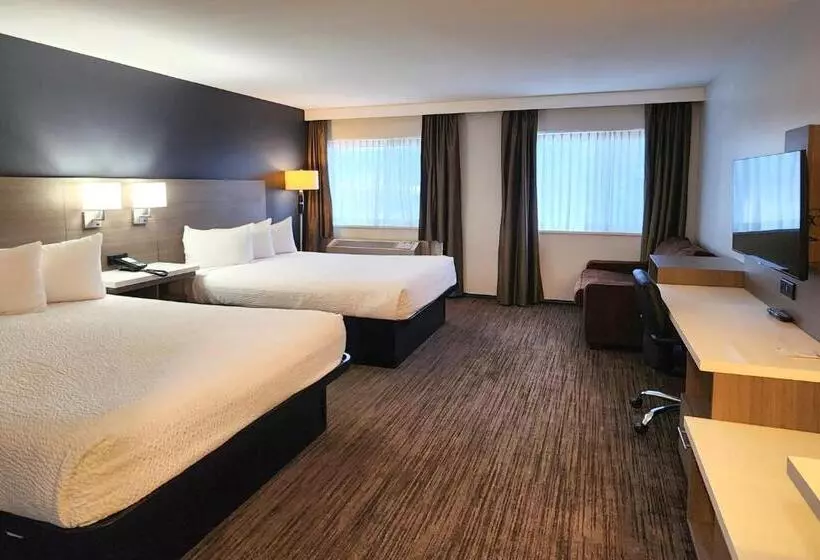 Standard-huone Sisäpuolella, Days Inn By Wyndham Kelowna