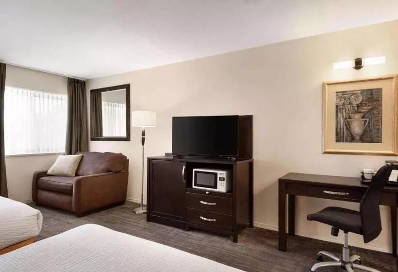 Standard-huone, Days Inn By Wyndham Kelowna